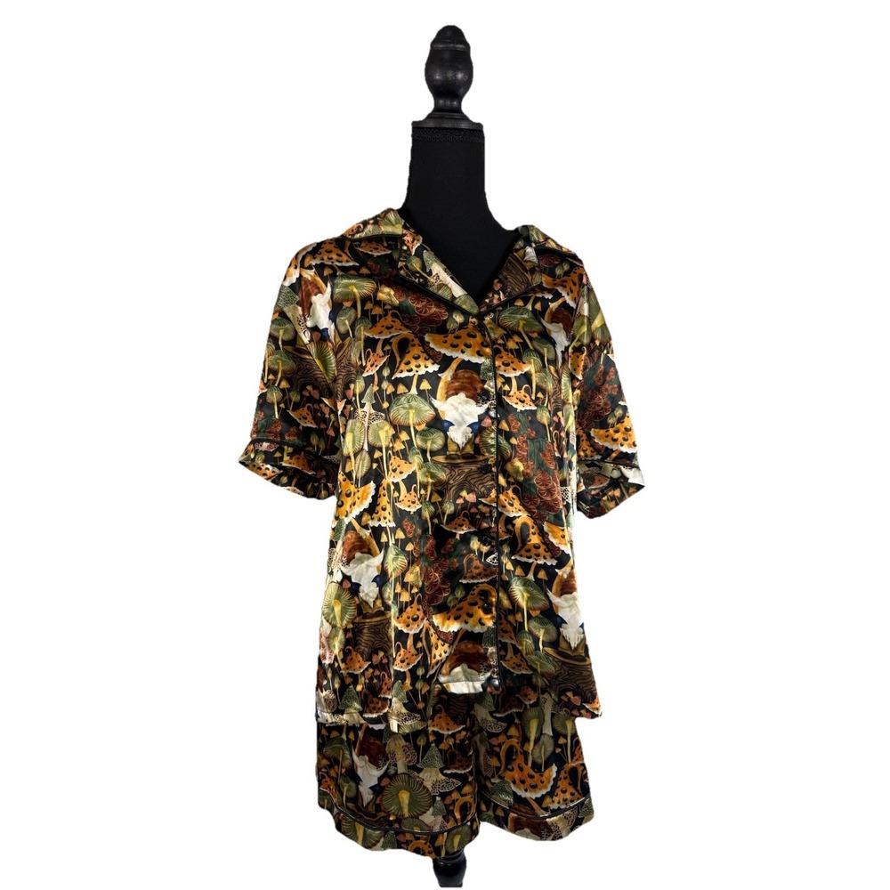 Earthbound Pajamas Set Mushroom Gnomes (Top Sz Large) (Bottom‎ Sz Médium)